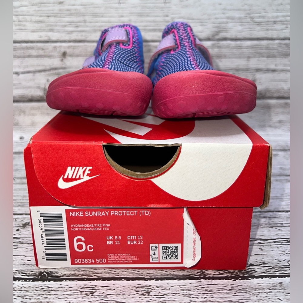 Nike Kids Pink and Purple Sandals